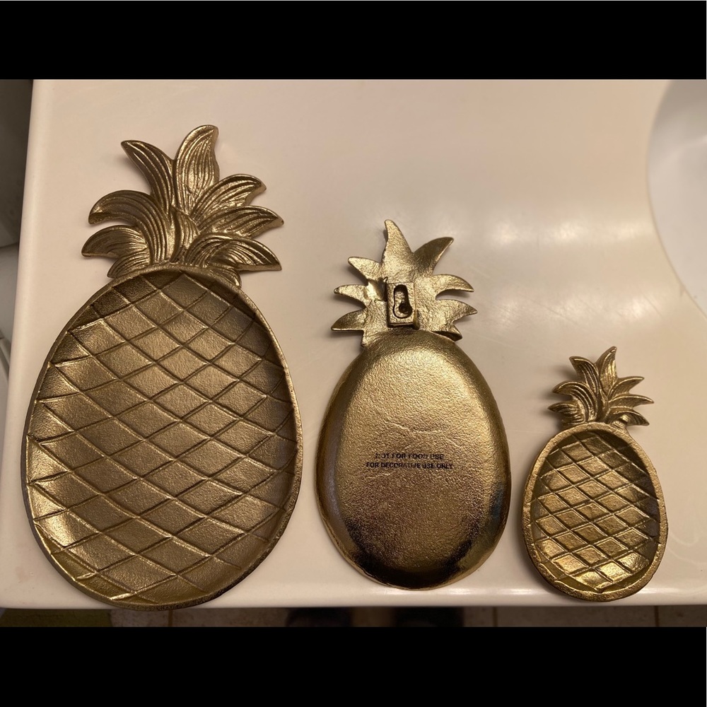 Set of 3 ceramic pineapples